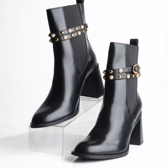 Zara Shoes - Zara black boots